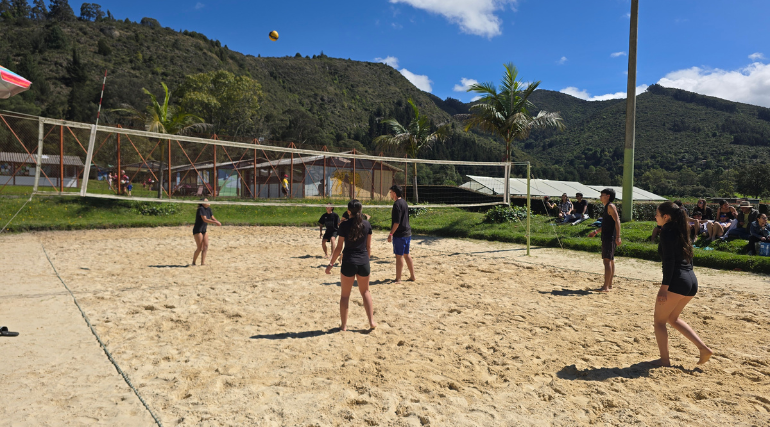 Torneos de Cuartetos de Voleibol y Fútbol