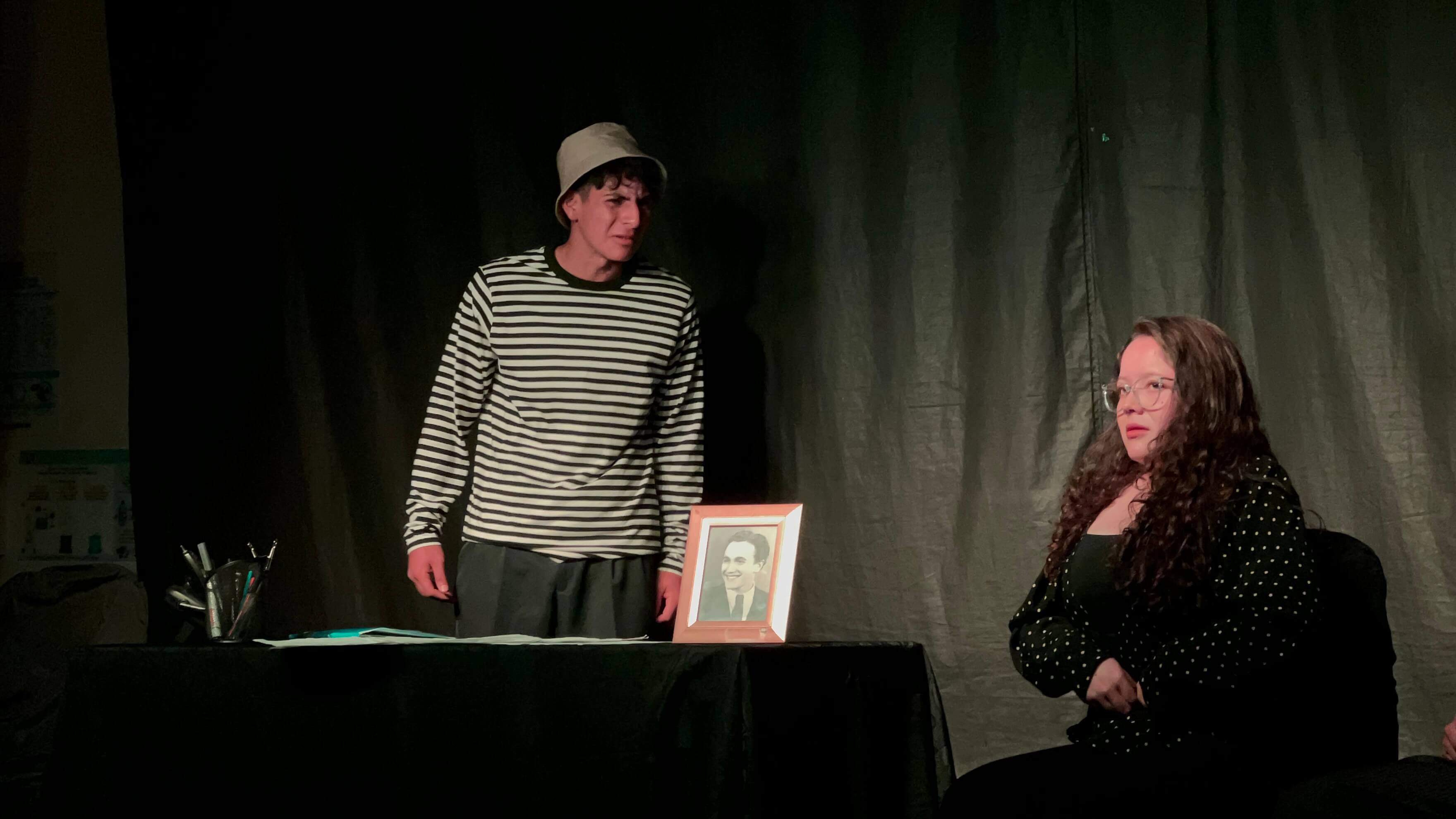 Noche de Teatro Refous