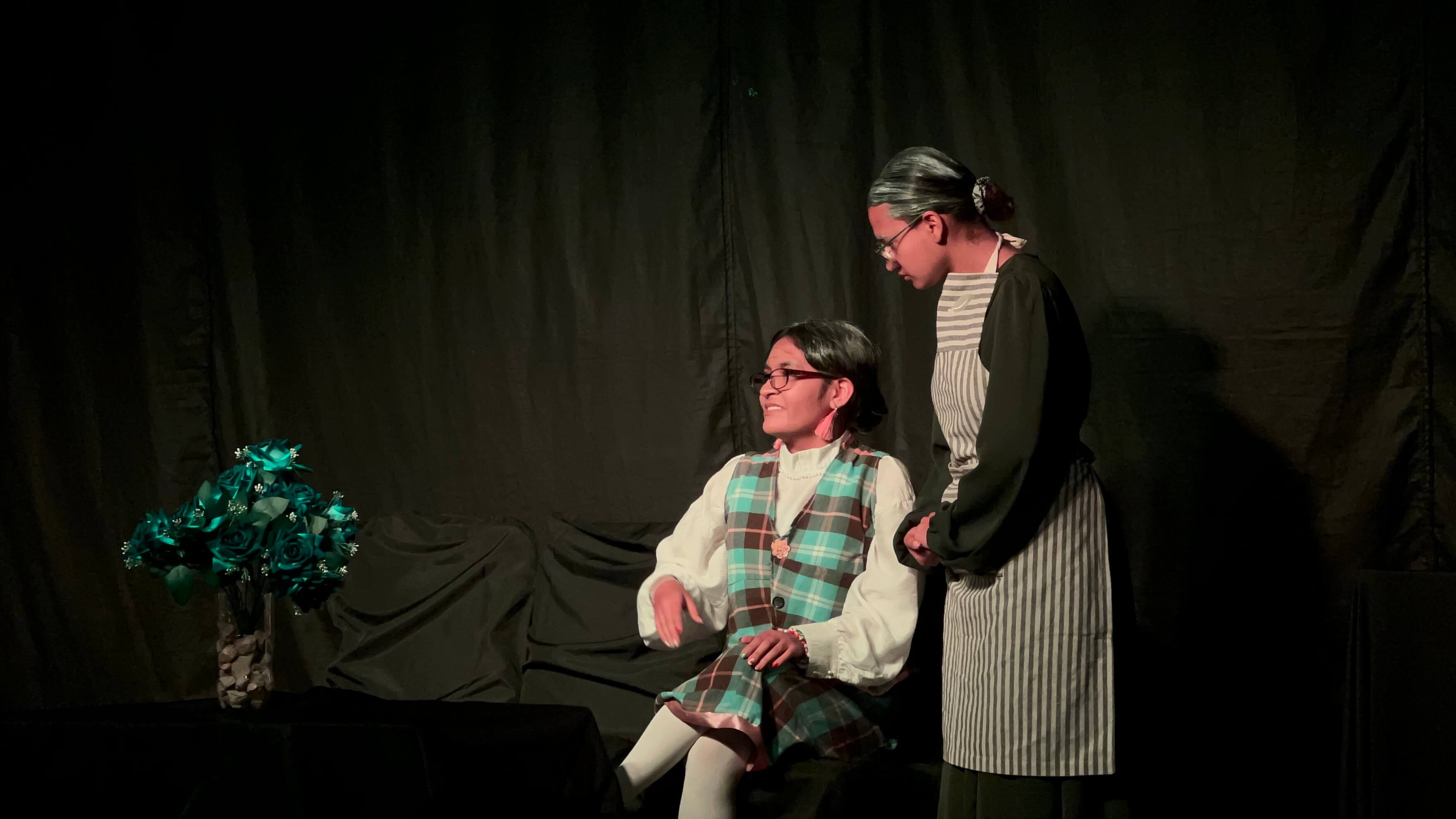 Noche de Teatro Refous