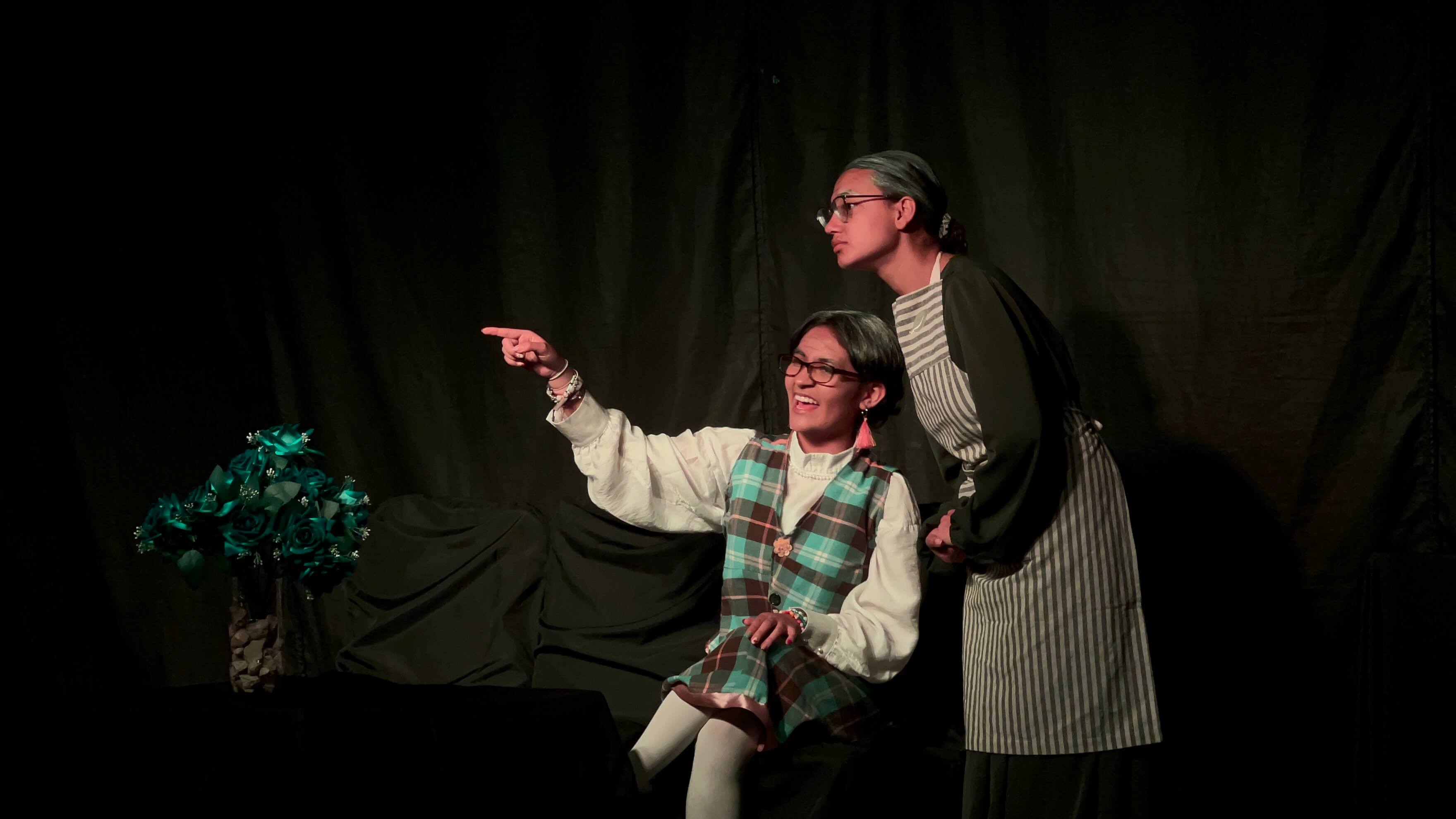 Noche de Teatro Refous