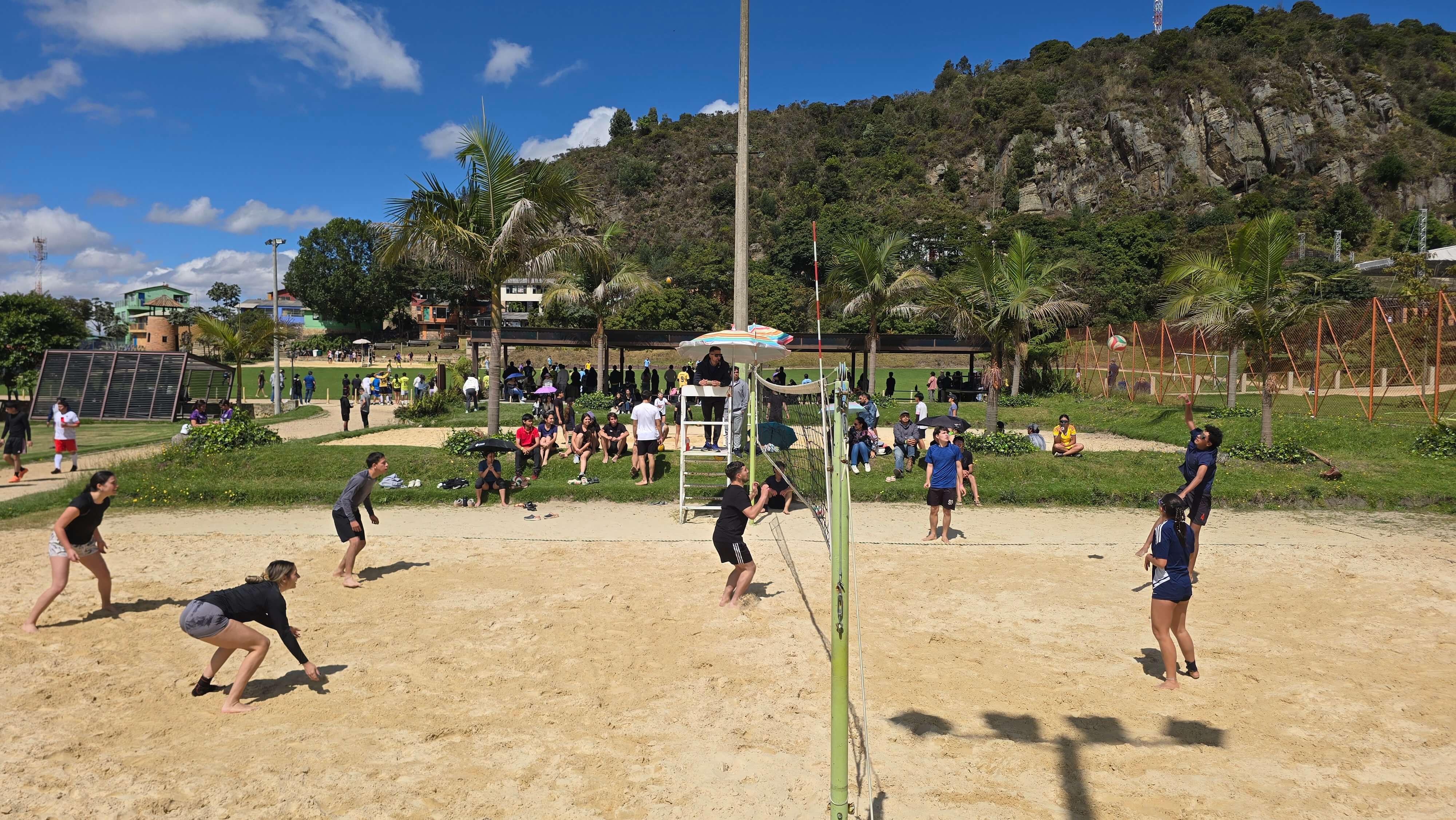 Torneos de Cuartetos de Voleibol y Fútbol
